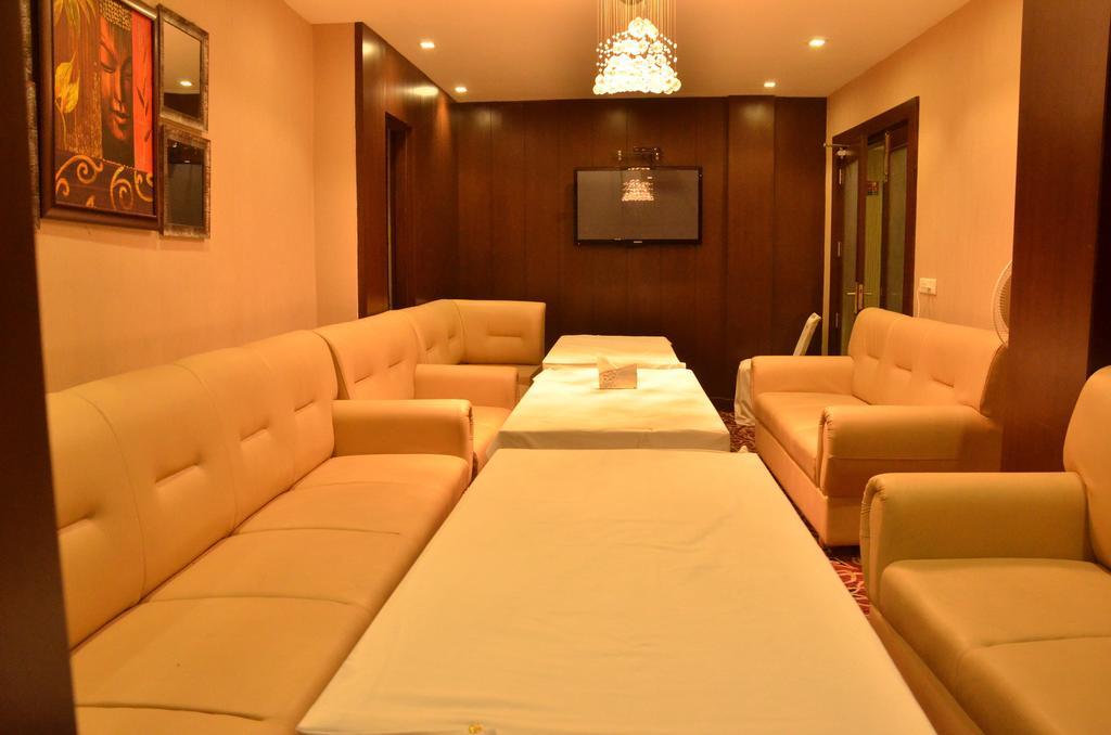 Hotel Down Town Jalandhar Exterior foto